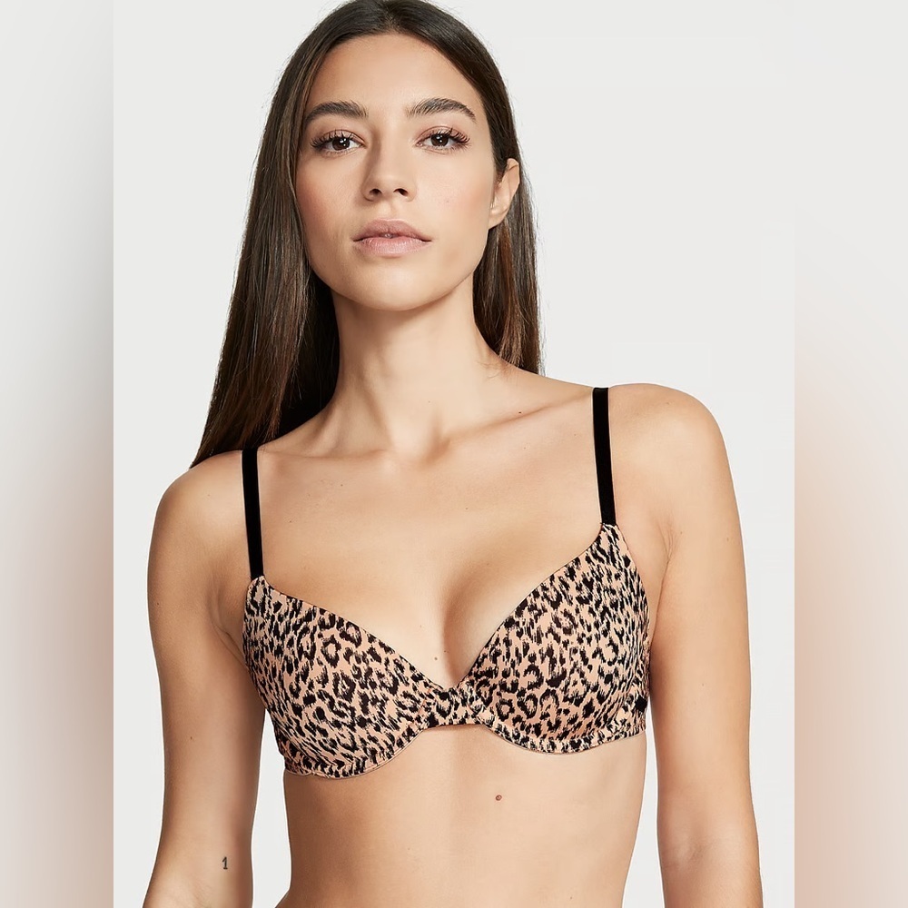 Victoria’s Secret animal print bra with adjustable straps (36C)